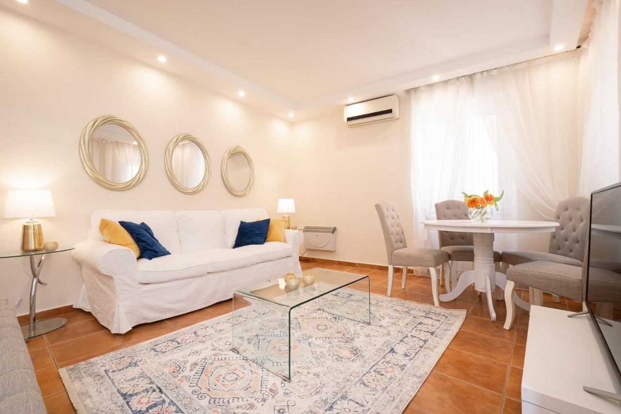 Old Town Gem - Elegant Guilford Apartment Corfu  ภายนอก รูปภาพ