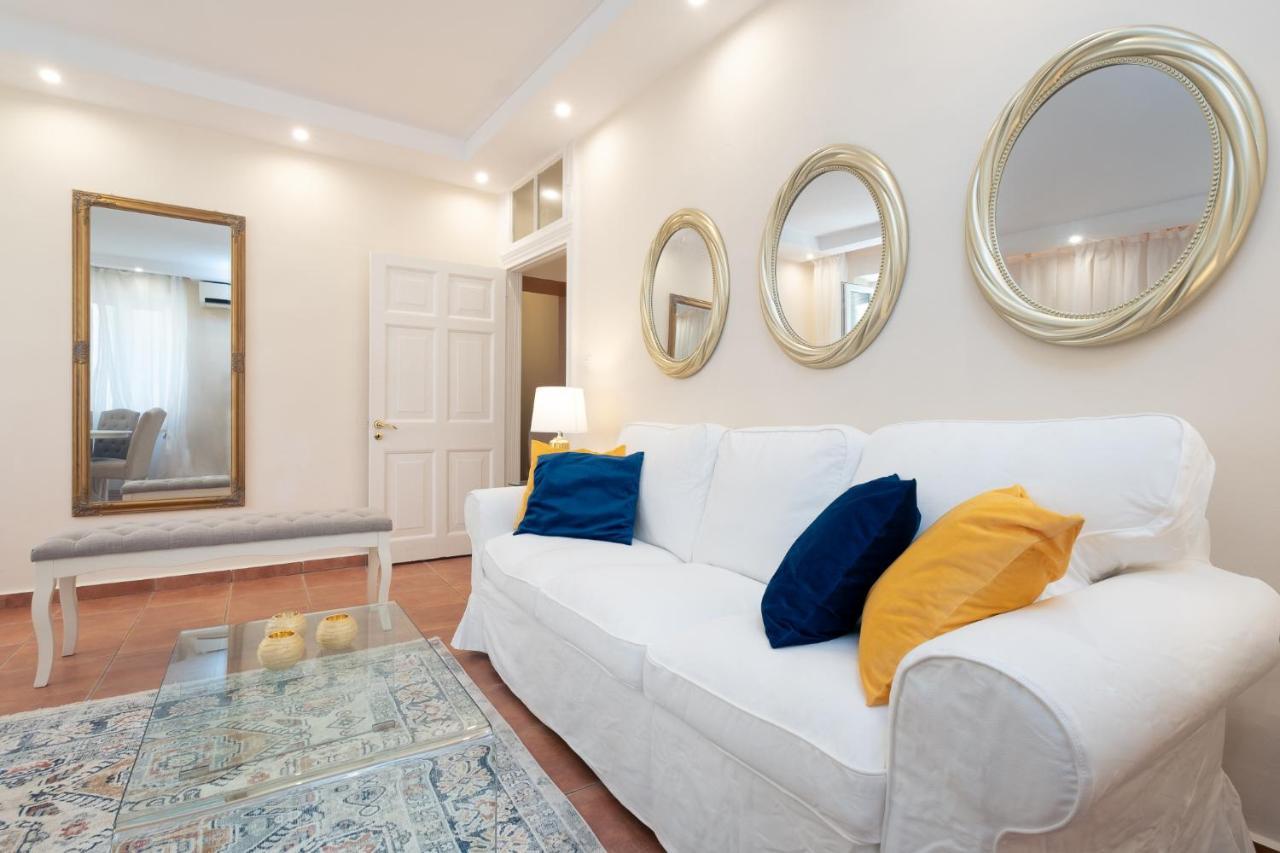 Old Town Gem - Elegant Guilford Apartment Corfu  ภายนอก รูปภาพ